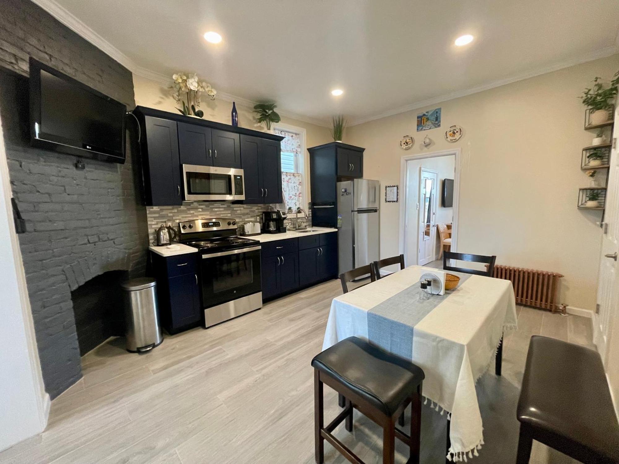 Private Bedroom Near Free Ferry Boat! * New York